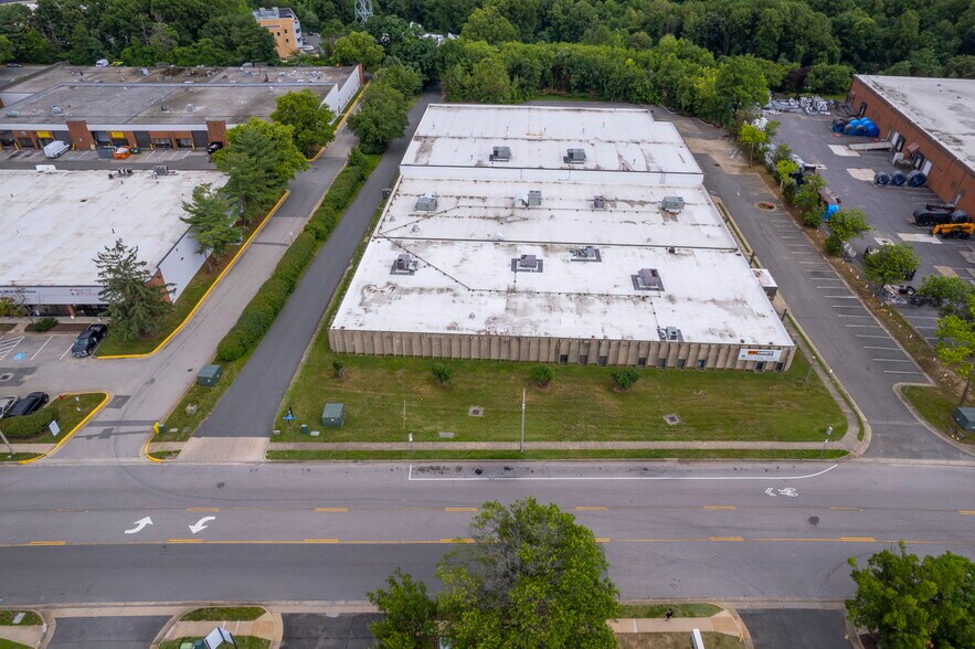 More Photos Of 5731 General Washington Dr, Alexandria Distribution For Sale