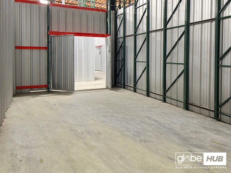 More Photos Of 5622 New Peachtree Rd, Chamblee Warehouse For Lease