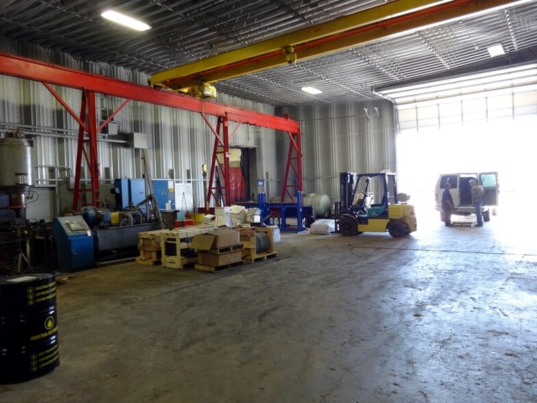 More Photos Of 1023 N Victor Ave, Tulsa Manufacturing For Lease