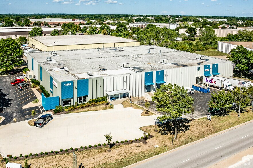 More Photos Of 14850 W 101st Ter, Lenexa Warehouse For Lease