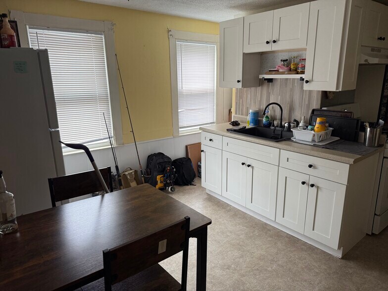 More Photos Of 34 Montvale Ave, Stoneham Apartments For Sale