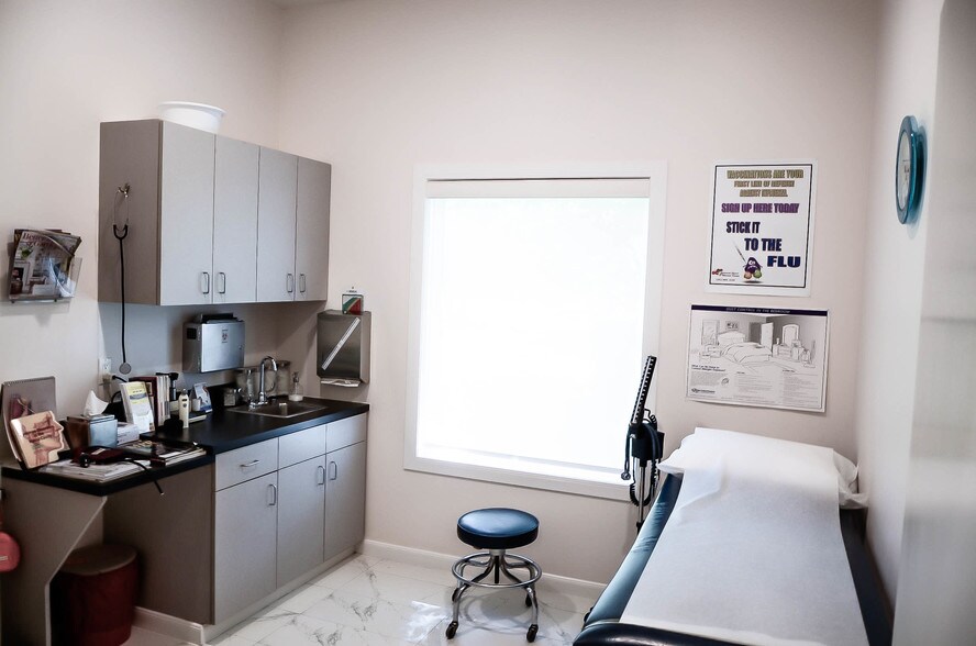 More Photos Of 13661 Vermarion Rd, Houston Medical For Lease