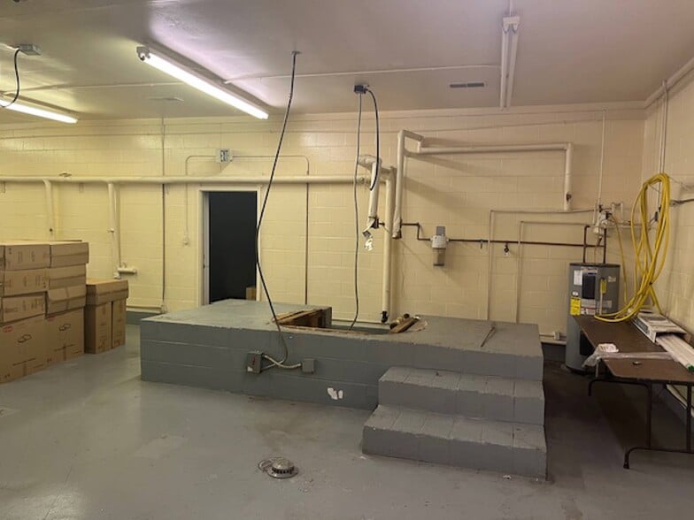 More Photos Of 2020 Crutchfield St, Chattanooga Industrial For Sale