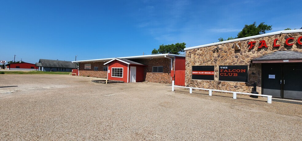 More Photos Of 701 N Martin Luther King Jr Hwy, Mexia Restaurant For Sale