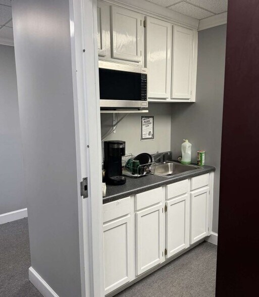 More Photos Of 3720 4th Ave S, Birmingham Medical For Lease