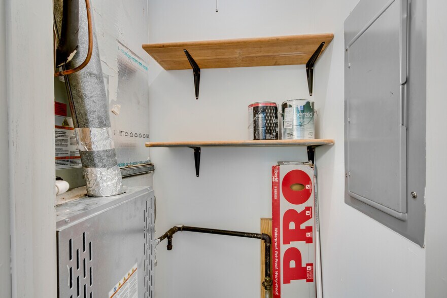 More Photos Of 11205 Alpharetta Hwy, Roswell Office Residential For Sale