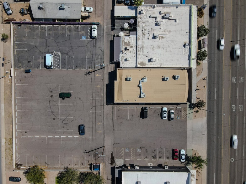 More Photos Of 1730 E McDowell Rd, Phoenix Bar For Lease