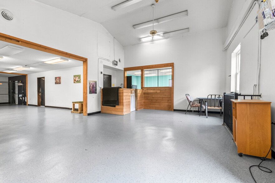 More Photos Of 136 Concord Rd, Jonesville Office For Sale