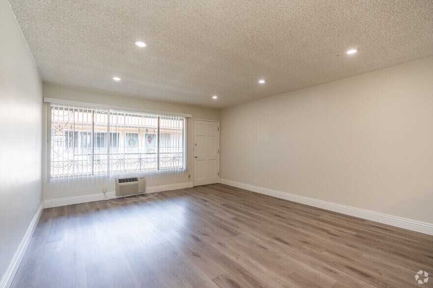 More Photos Of 618-620 W Route 66, Glendora Apartments For Sale