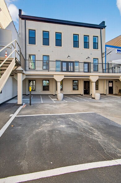 More Photos Of 25 W Front St, Keyport Bank For Lease