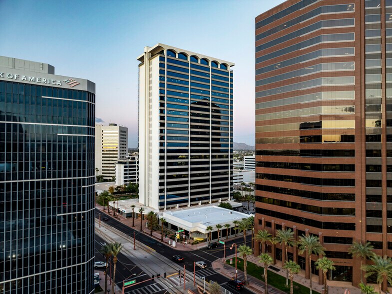 More Photos Of 3003 N Central Ave, Phoenix Office For Lease