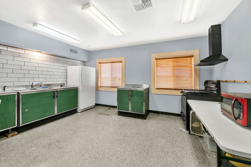 More Photos Of 31414 Harris Dr, Harrisburg Lodge Meeting Hall For Sale