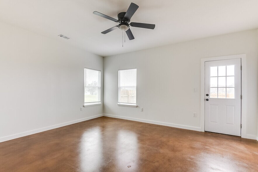 More Photos Of 1020 Burnett blvd, Alvarado Apartments For Sale