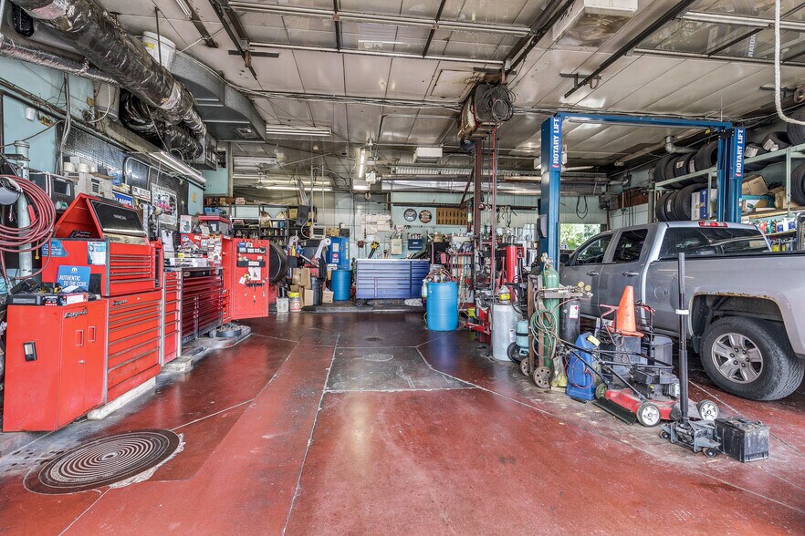 More Photos Of 485 S Snelling Ave, Saint Paul Service Station For Sale