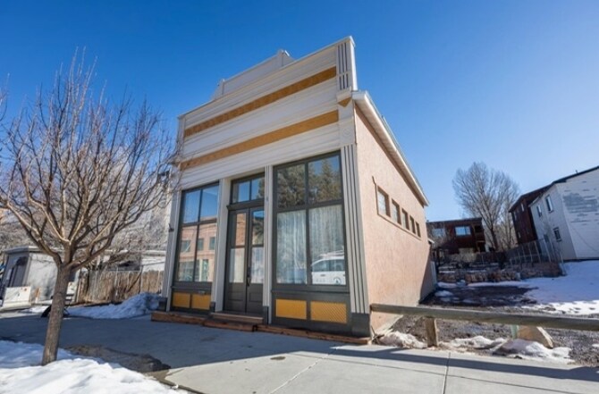 Primary Photo Of 540 Clinton St, Ridgway Restaurant For Lease