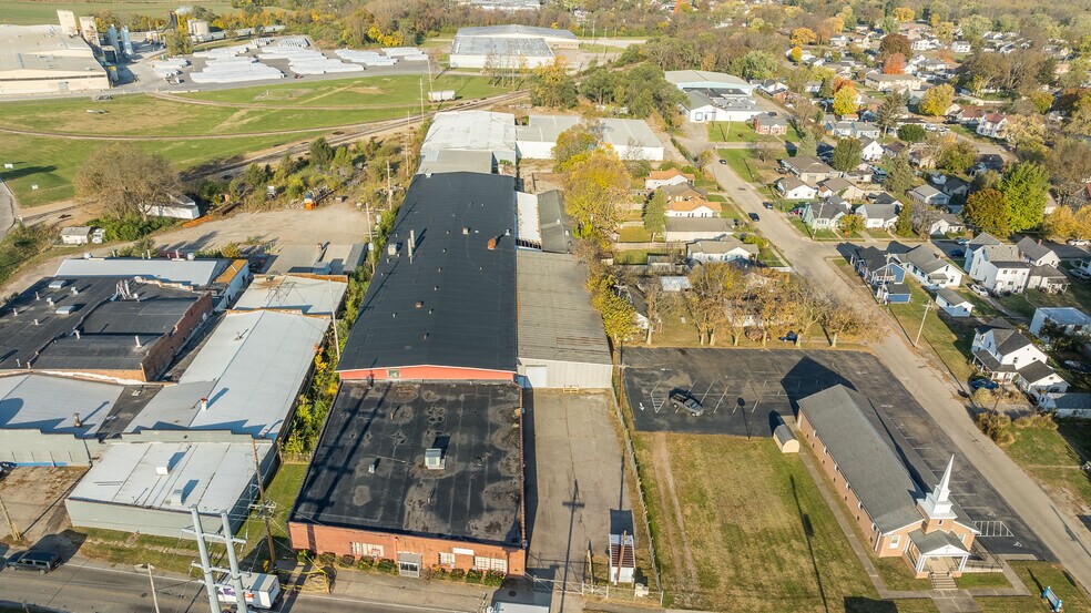 More Photos Of 413 Oxford Rd, Franklin Manufacturing For Sale