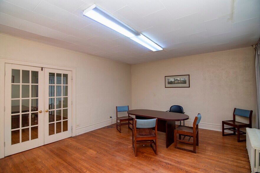 More Photos Of 207 S Heber St, Beckley Office For Sale
