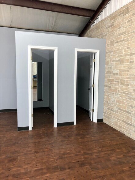 More Photos Of 4617 Sutherland Rd, Owensboro Light Distribution For Lease