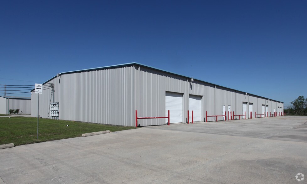 More Photos Of 2121 Brittmoore Rd, Houston Unknown For Lease