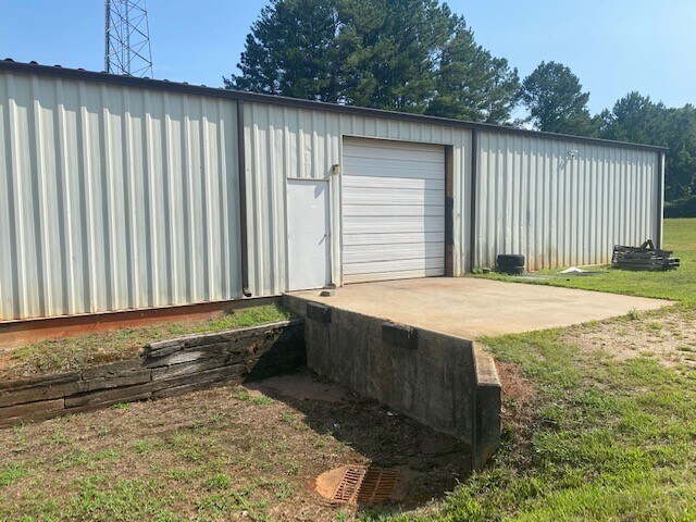 More Photos Of 16 Sentell Rd, Greenville Light Distribution For Sale