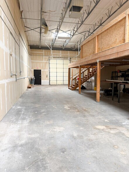 More Photos Of 6501 Eagle Rock Ave NE, Albuquerque Light Manufacturing For Lease