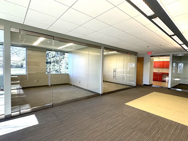 More Photos Of 13710 FNB Pky, Omaha Office For Lease