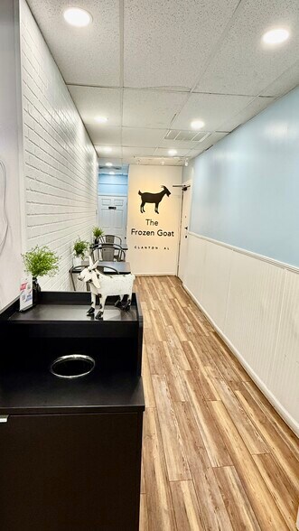 More Photos Of 211 7th St N, Clanton General Retail For Sale