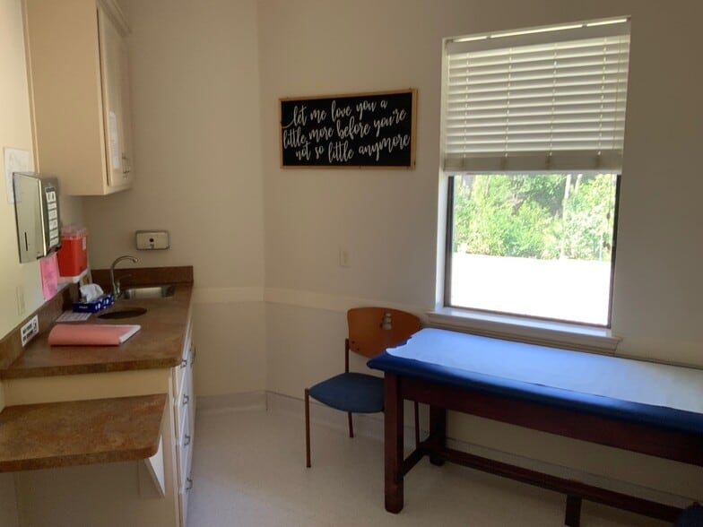 More Photos Of 2624 Matlock Rd, Arlington Medical For Sale