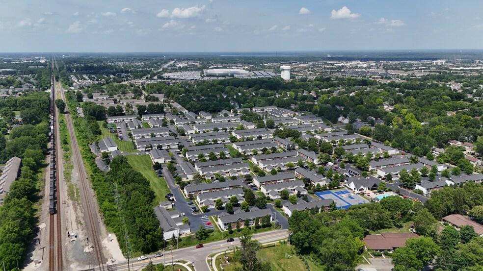 More Photos Of 7909-7925 Station St, Columbus Flex For Lease