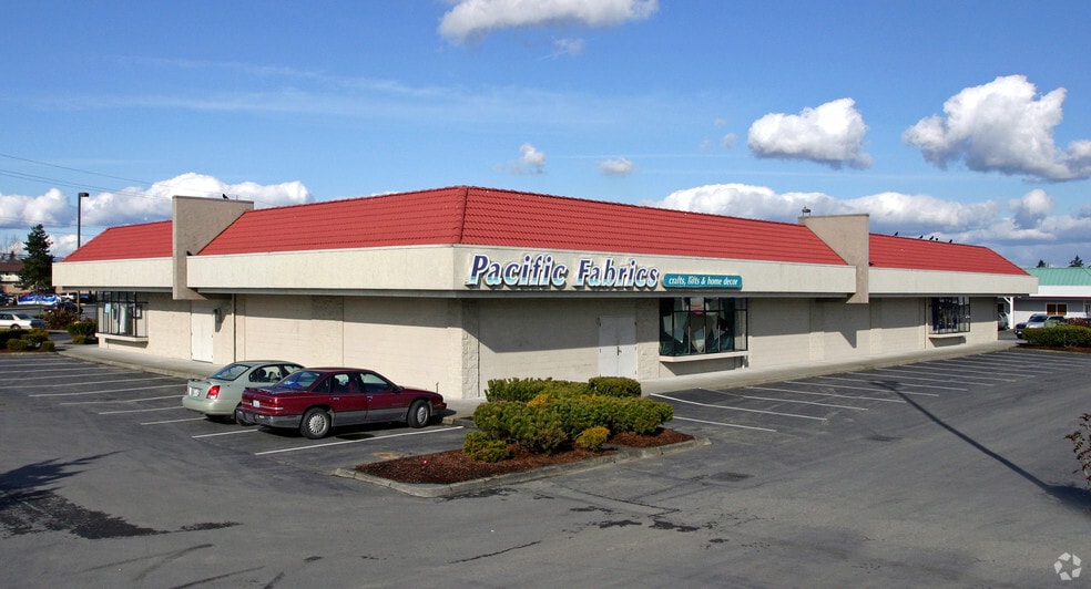 More Photos Of 10011-10115 Evergreen Way, Everett General Retail For Lease