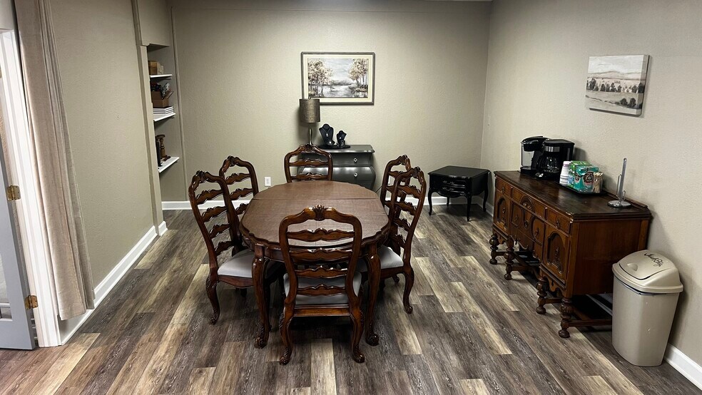 More Photos Of 508 E 6th St, Sheridan Storefront For Sale