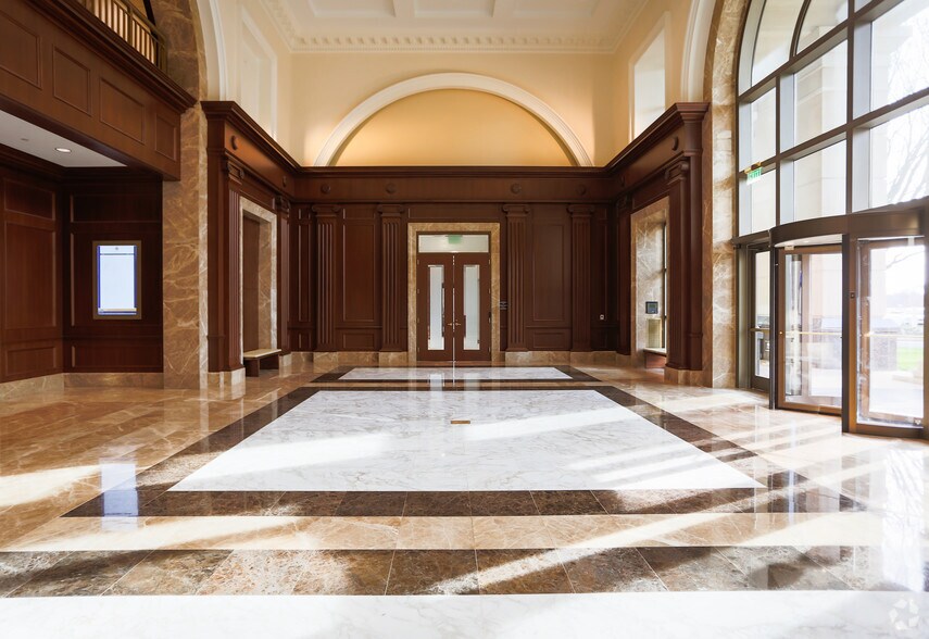 More Photos Of 4250 Congress St, Charlotte Office For Lease
