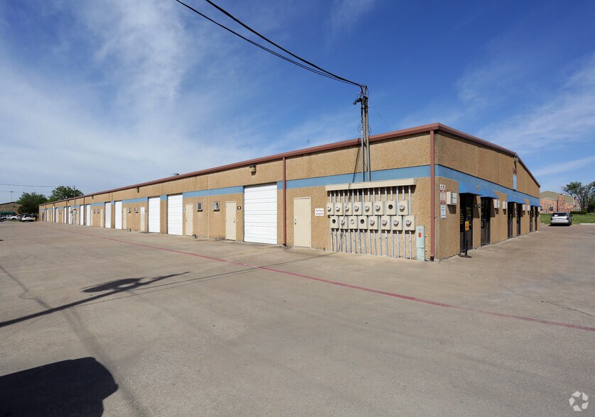 More Photos Of 2533 Franklin Dr, Mesquite Flex For Lease
