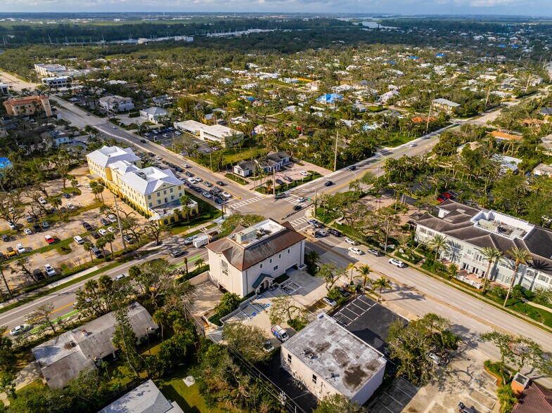 More Photos Of 700 Beachland Blvd, Vero Beach Office For Lease