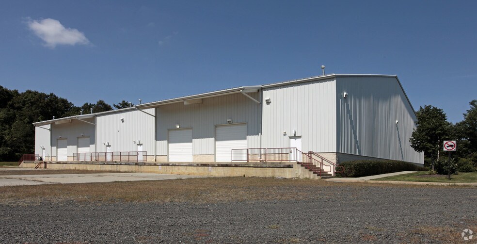 More Photos Of 37 Kanes Ln, Middletown Warehouse For Lease