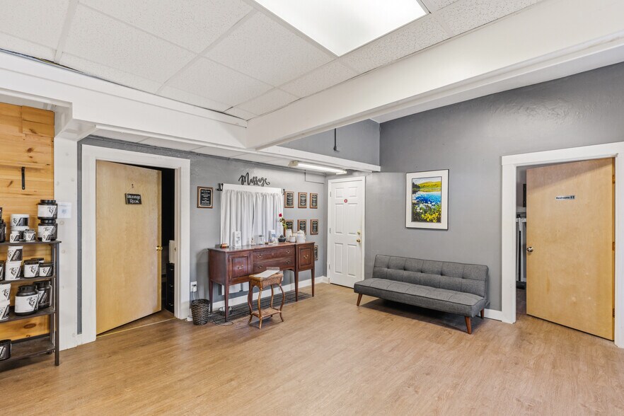 More Photos Of 36 Carpenter Street St, Keene Office For Sale