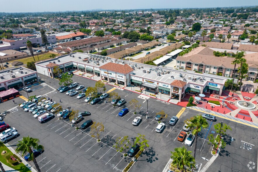 More Photos Of 17901 Pioneer Blvd, Artesia Restaurant For Lease