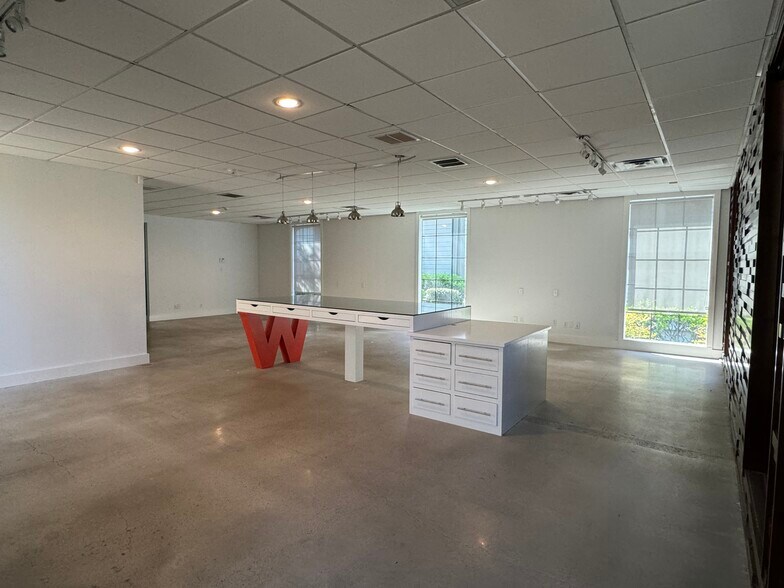 More Photos Of 2411 E Skelly Dr, Tulsa Loft Creative Space For Sale