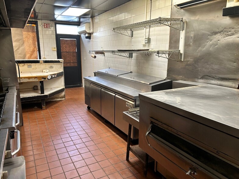 More Photos Of 2907-2911 Odonnell St, Baltimore Restaurant For Lease