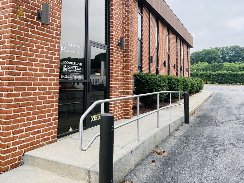 More Photos Of 3004 Hempland Rd, Lancaster Office For Lease