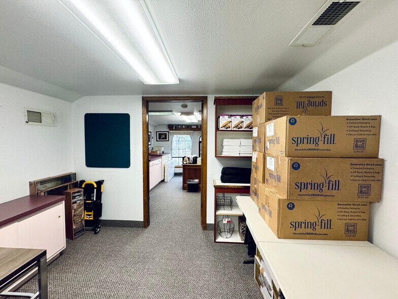 More Photos Of 2036 Railroad Ave, Redding Office For Sale