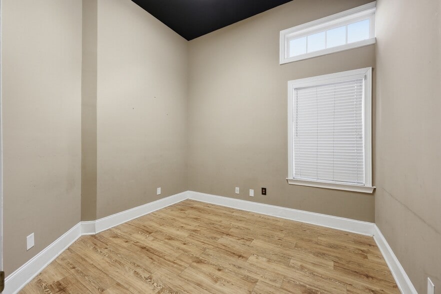 More Photos Of 6470 Georgia 400, Cumming Medical For Sale