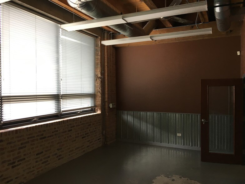 More Photos Of 311 N Aberdeen St, Chicago Loft Creative Space For Lease