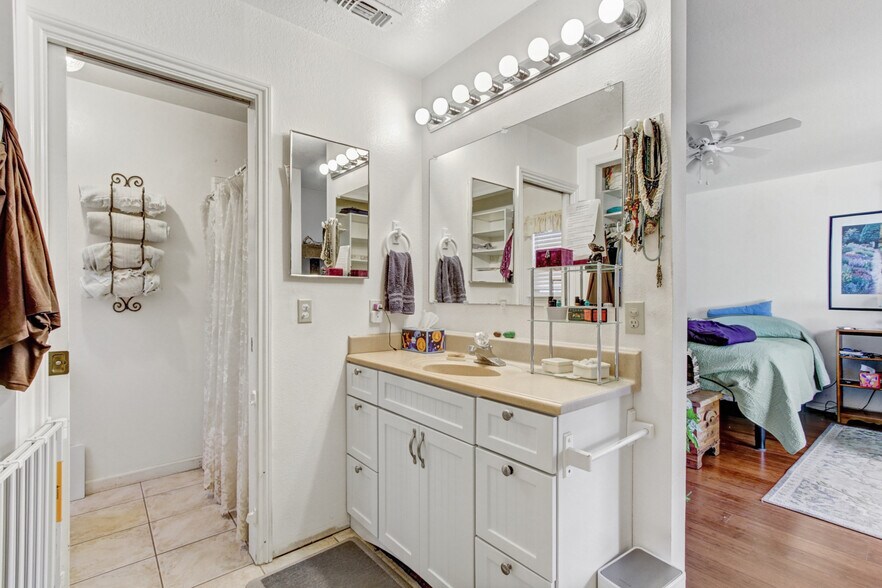 More Photos Of 4833 College Oak Dr, Sacramento Multifamily For Sale