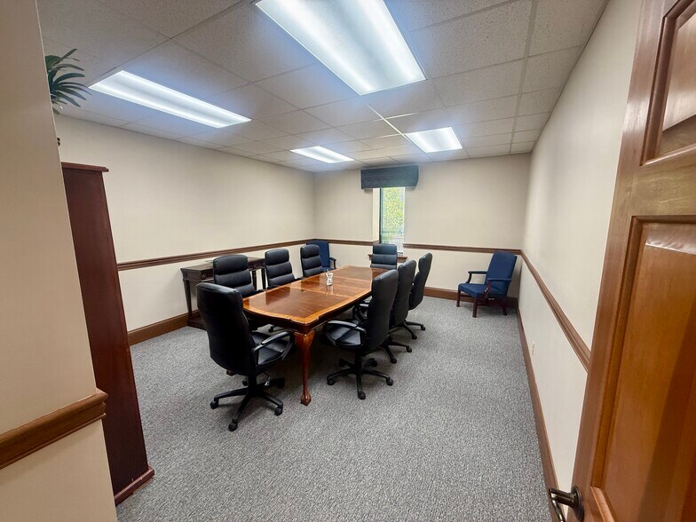 More Photos Of 15 W Center St, Lawrenceburg Coworking Space