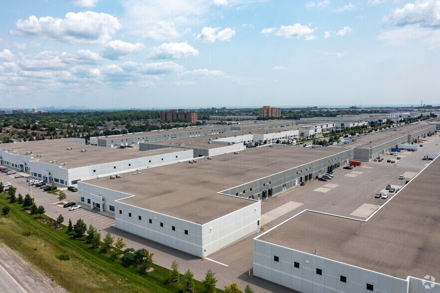 More Photos Of 3800A Laird Rd, Mississauga Warehouse For Lease