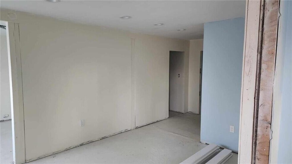 More Photos Of 1980 US-209, Brodheadsville Office Residential For Lease