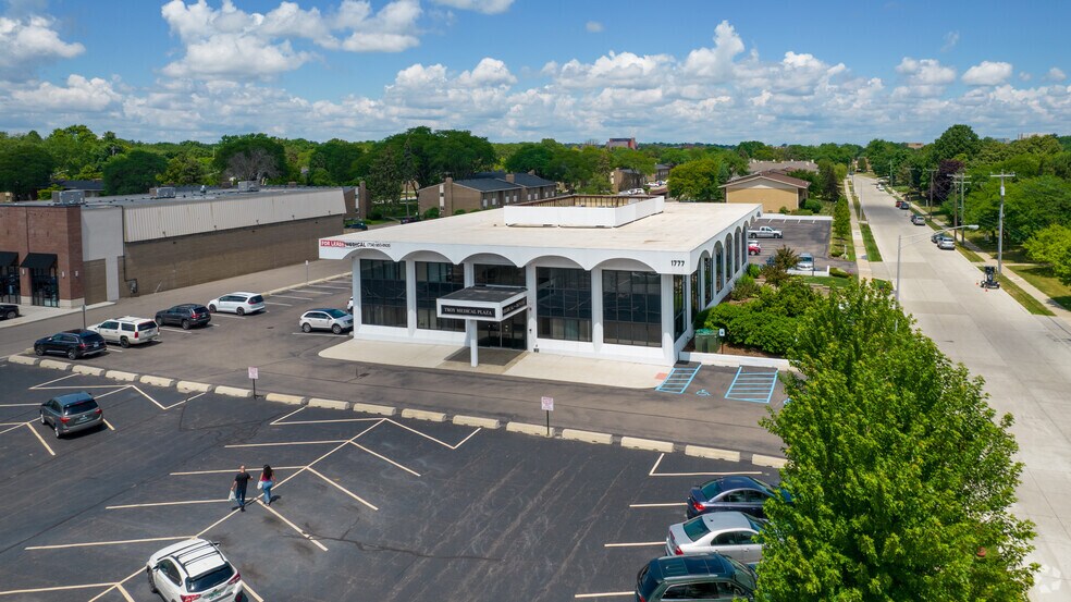 More Photos Of 1777 Axtell Dr, Troy Medical For Lease