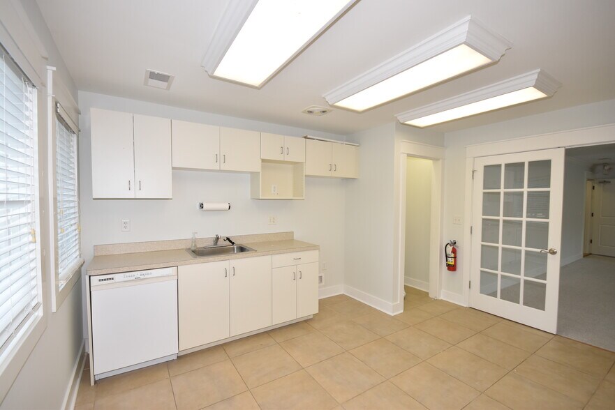 More Photos Of 277 Willbrook Blvd, Pawleys Island Office For Sale