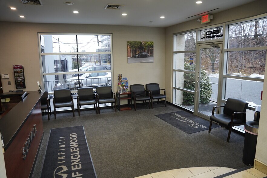More Photos Of 60 Rockwood Pl, Englewood Auto Dealership For Lease